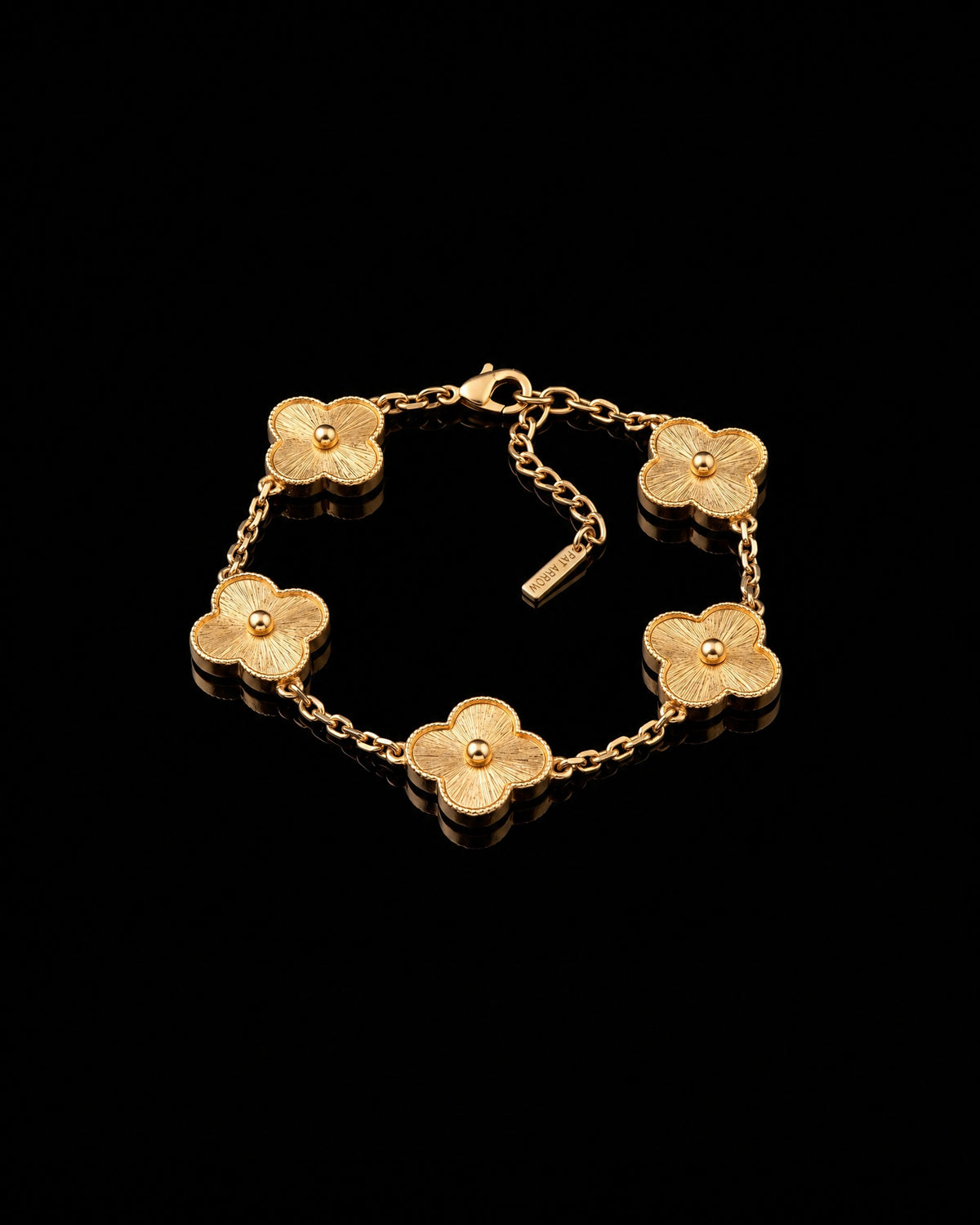 Bracelet with 5 clovers GOLD